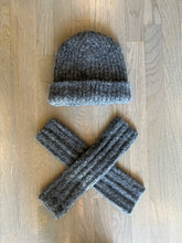 Load image into Gallery viewer, Hand Knit Arm Sox
