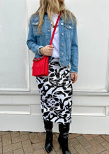 Load image into Gallery viewer, le superbe california black and white sequins skirt with frame denim jacket and henry beguelin crossbody bag at west2westport.com