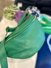 Load image into Gallery viewer, Debbie Katz emerald green crossbody bag at west2westport.com