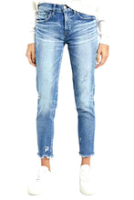 Load image into Gallery viewer, Moussy mid rise light wash jean at west2westport.com