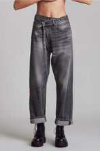 Load image into Gallery viewer, r13 crossover jean in leyton black at west2westport.com